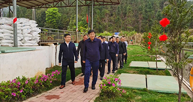 贛州市委常委、常務副市長高世文一行先后到挺進環(huán)保定南馬山逕、龍南黃沙稀土尾水項目調(diào)研