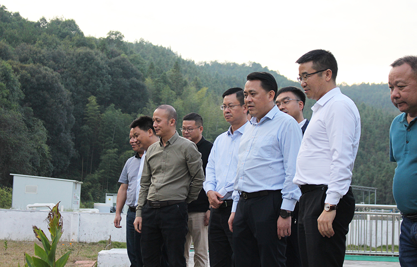 岑溪市稀土產(chǎn)業(yè)發(fā)展與礦山綜合治理考察組一行先后到我司龍南黃沙、定南上下?tīng)I(yíng)稀土尾水項(xiàng)目調(diào)研